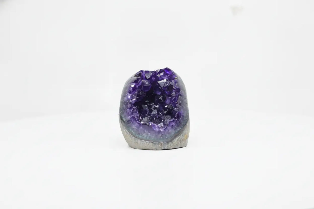 Cairn · Cut-Base Amethyst, Extra Quality - view 4