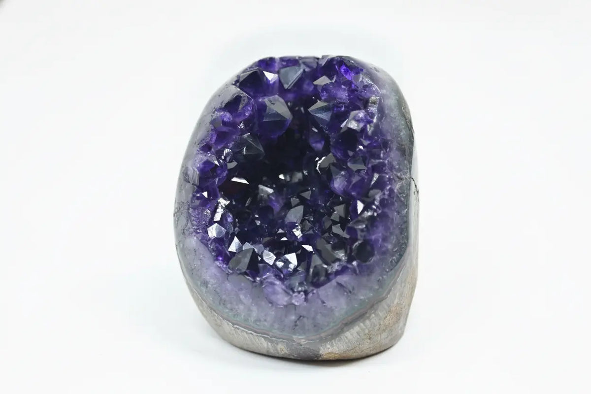 Cairn · Cut-Base Amethyst, Extra Quality - view 2