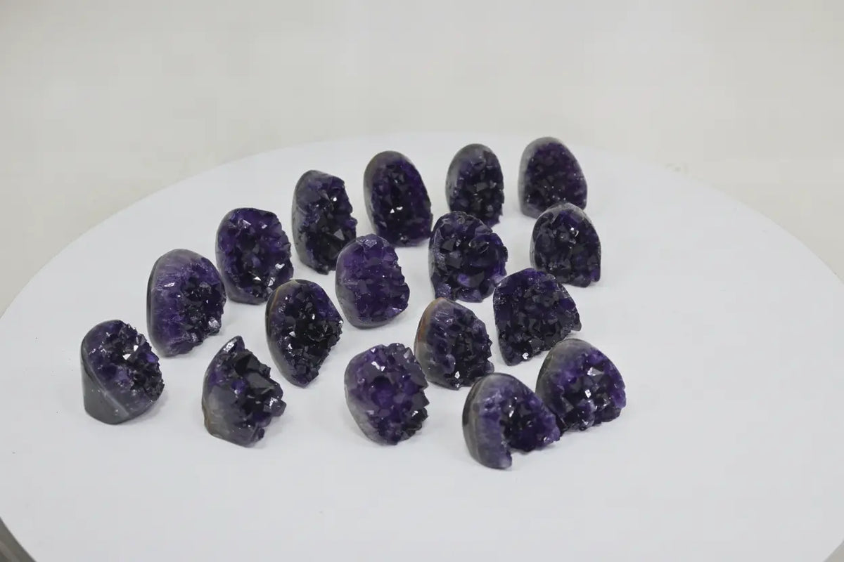 Cameo · Mini Cut-Base Amethyst, Extra Quality - view 2