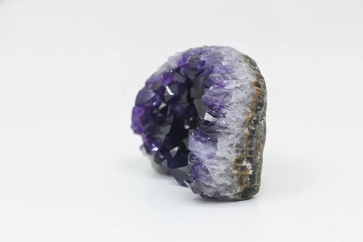 Mesa · Cut-Base Amethyst, Extra Quality - view 3