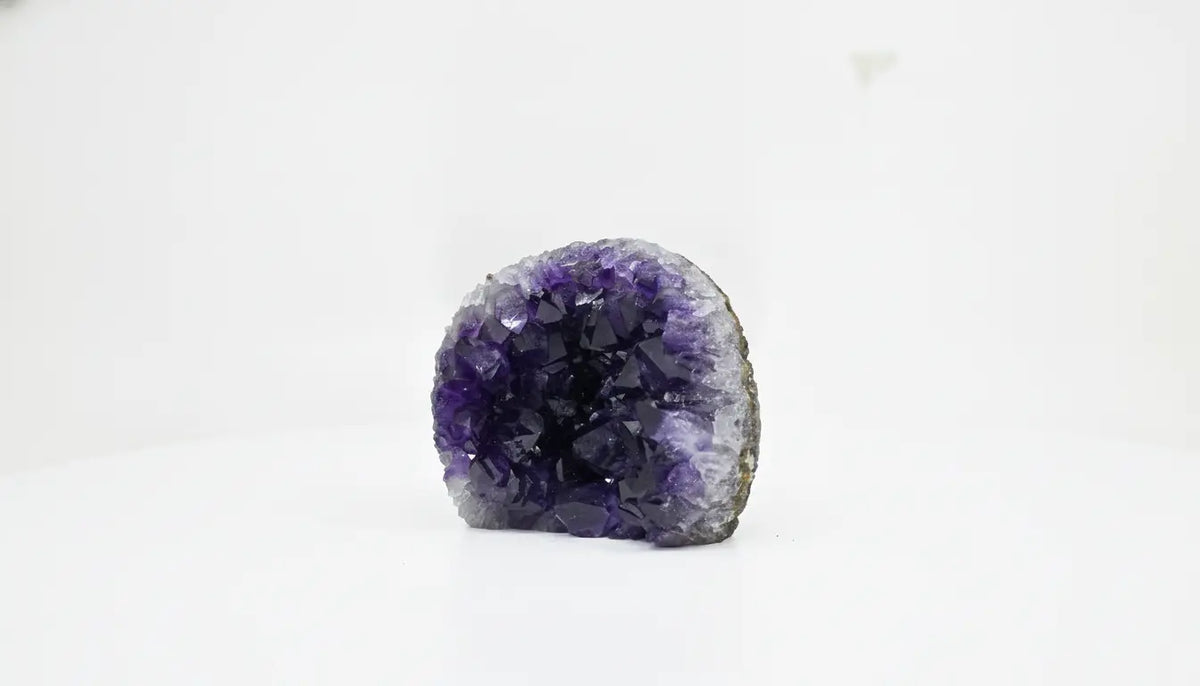 Mesa · Cut-Base Amethyst, Extra Quality - view 5