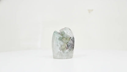 Moss · Cut-Base Amethyst Quartz, Green - view 5