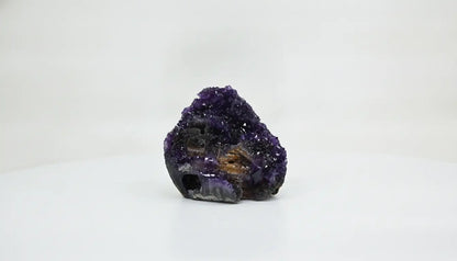 Vela · Amethyst Piece with Calcite, Extra Quality - view 3