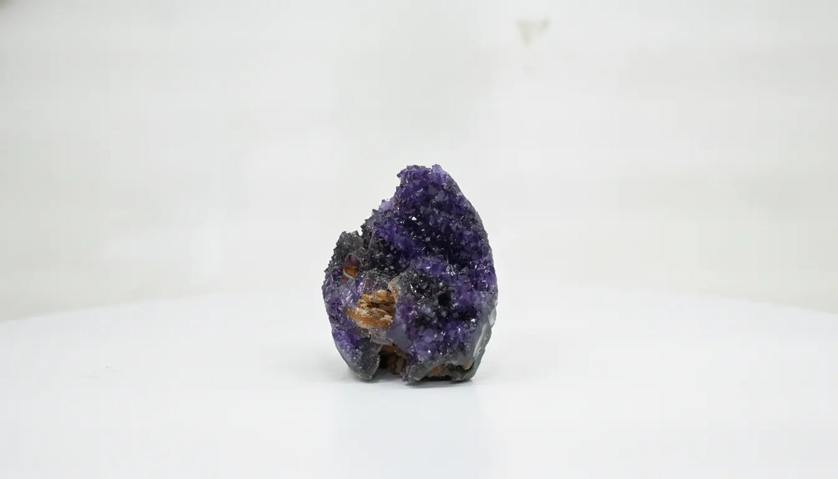 Vela · Amethyst Piece with Calcite, Extra Quality - view 4